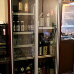 久呂無木 - 30～40種類の日本酒が揃うクーラー