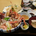 味処・民宿 まつや - 天ぷら付海鮮丼