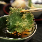 久呂無木 - 油っぽくなくサラリと軽い揚げ具合が絶妙な天婦羅