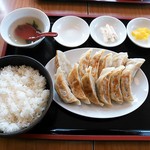 餃子苑 富丘の里 - ジューシー餃子定食（842円）のライス大盛り（＋54円）