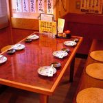 寿司居酒屋 七福 - テーブル6名様×4
ご家族とのお食事や、会社帰りに仲間と♪