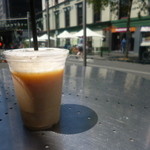 Queen Victoria Market - マンゴースムージー（M）６ドルくらい　ちょっと薄いよ