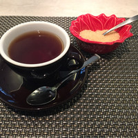 オステリア ブッビーノ - 紅茶（と砂糖）