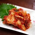 白川苑 - キムチも実に美味しい。