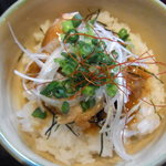 うどん 彩蔵 - ピリ辛味噌蜂蜜の鶏丼