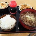駒亭 - ランチ(かけそば、かきあげ、ライス、漬け物)