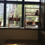cafe-cafe ばらんす食堂 - 窓際の席