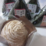 LAWSON - 料理写真:マチカフェスイーツと、おにぎり。