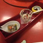 和田金 - 牛肉のワイン寄せ、キノコとミルクのムース、牛肉のそぼろのしぐれ