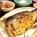 烤魚套餐980日元~1,150日元 (含稅)