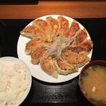 むつぎく - 餃子 中 12個＋半ライス＋みそ汁