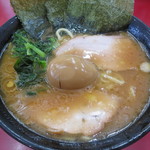 ラーメン 杉田家 - 「ラーメン(並)(670円)+味玉(70円)」です