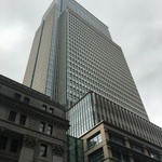 広東料理 センス - 2016年2月　右手の高層ビル37階にレストランがあります。