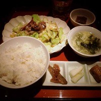 虎萬元 南青山店 - 春キャベツとイベリコ豚の塩ホイコーロー、１０００円
