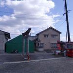 出雲屋 - お店はこの鳥居の横、神社の参道です。