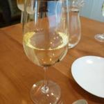 エスパイ クック コウベ - 先ずは白のグラスを