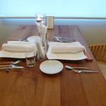 エスパイ クック コウベ - テーブルは箕面市のSQUARE