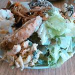 カメイノ食堂 - プレートランチ　デザート付き　900円　後ろから