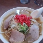 らーめんけん - ニンニクもやしメンマラーメン800円　紅生姜まし