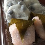 かど丸餅店 - 豆大福と桜餅