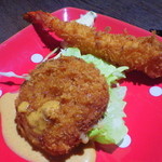 上野幌キッチン60 - 手前・カニコロッケ(250円）、エビフライ(200円）