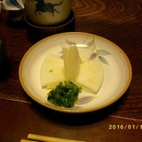 大市 - 千枚漬け、きれいな盛り付け。こういったところにも気品を感じます。