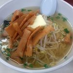 くるまやラーメン - 塩バタラーメン・メンマトッピング（真上から）