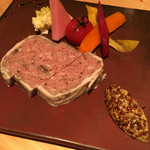 ビビ 立川本店 - V.V.特製肉のテリーヌ 600円。