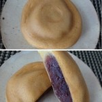 阿闍梨餅本舗 京菓子司 満月 - ◆阿闍梨餅（108円）・・餅粉を使用した皮は食感がいいですね。
            餡もタップリ入っていますが、甘さ控えめで美味しい。