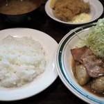 Katsuretsu Yotsuya Takeda - ご飯は皿盛り