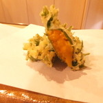 秋田 てんぷら みかわ - 赤ウニ大葉、絶品