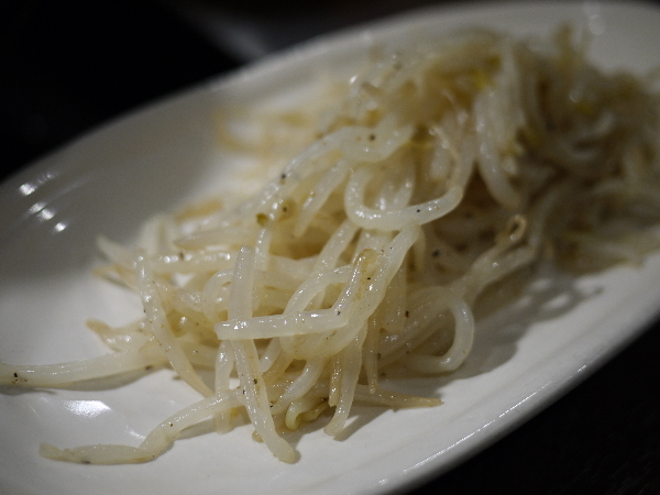 百名店！北見焼肉の人気店！予約は必須！リーズナブルで旨い！相変わらずの大盛況 : 四条ホルモンの写真