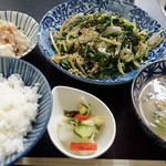和食 洋食 イチカワヤ - にら玉いため定食、とん汁変え