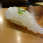 吉乃寿司 - 烏賊は大葉と塩で