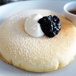 松之助 N.Y. - サワークリーム＆ブラックカラントパンケーキ　