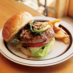 ベローズ フィールド ビーチ - 料理写真:Lamb Burger