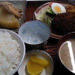 たかぎ食堂 - 日替わり定食　670円　コロッケと大根