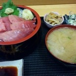 えちぜん - 本マグロ中トロ丼 定食で１０００円(税込)＋特盛２００円