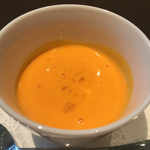 熟成神戸牛プレミアム 听 - 熟成神戸牛 3種盛り合わせ：3,800円
      ・一口ステーキ
      ・煮込み
      ・炭火焼ハンバーグ