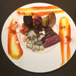 熟成神戸牛プレミアム 听 - 熟成神戸牛 3種盛り合わせ：3,800円
      ・一口ステーキ
      ・煮込み
      ・炭火焼ハンバーグ