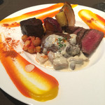 熟成神戸牛プレミアム 听 - 熟成神戸牛 3種盛り合わせ：3,800円
      ・一口ステーキ
      ・煮込み
      ・炭火焼ハンバーグ