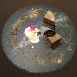 熟成神戸牛プレミアム 听 - ヴァローナ社“マンジャリ”を使ったショコラピスタチオ