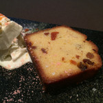 熟成神戸牛プレミアム 听 - 熟成神戸牛の牛脂とドライフルーツ（あんぽ柿）のパウンドケーキ