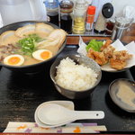 百饅馬力 - チャーシュー麺＋唐揚げセット　１０３０円