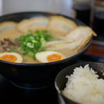 Hyaku Mambariki - チャーシュー麺アップ