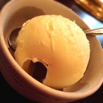 SATOブリアン - パイナップルアイスクリーム