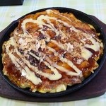 どりーむ - お好み焼きセット（700円）のお好み焼き（肉入り）