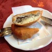 Russian Restaurant ROGOVSKI 銀座 - ピロシキ（肉）