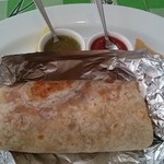 ランチ:チキンブリトー(メキシカンライス、アボカド、チーズ入り)