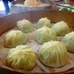 Jinan Xianshangbao - ヘチマとエビ小籠包